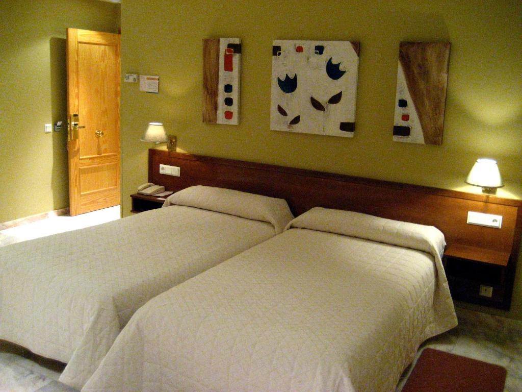 Hotel La Torre Vega de Valdetronco Zimmer foto