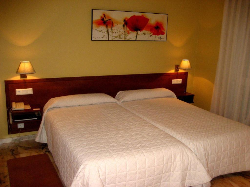 Hotel La Torre Vega de Valdetronco Zimmer foto